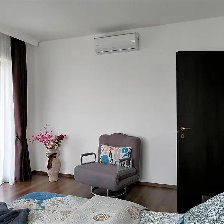 Apartment Laura *